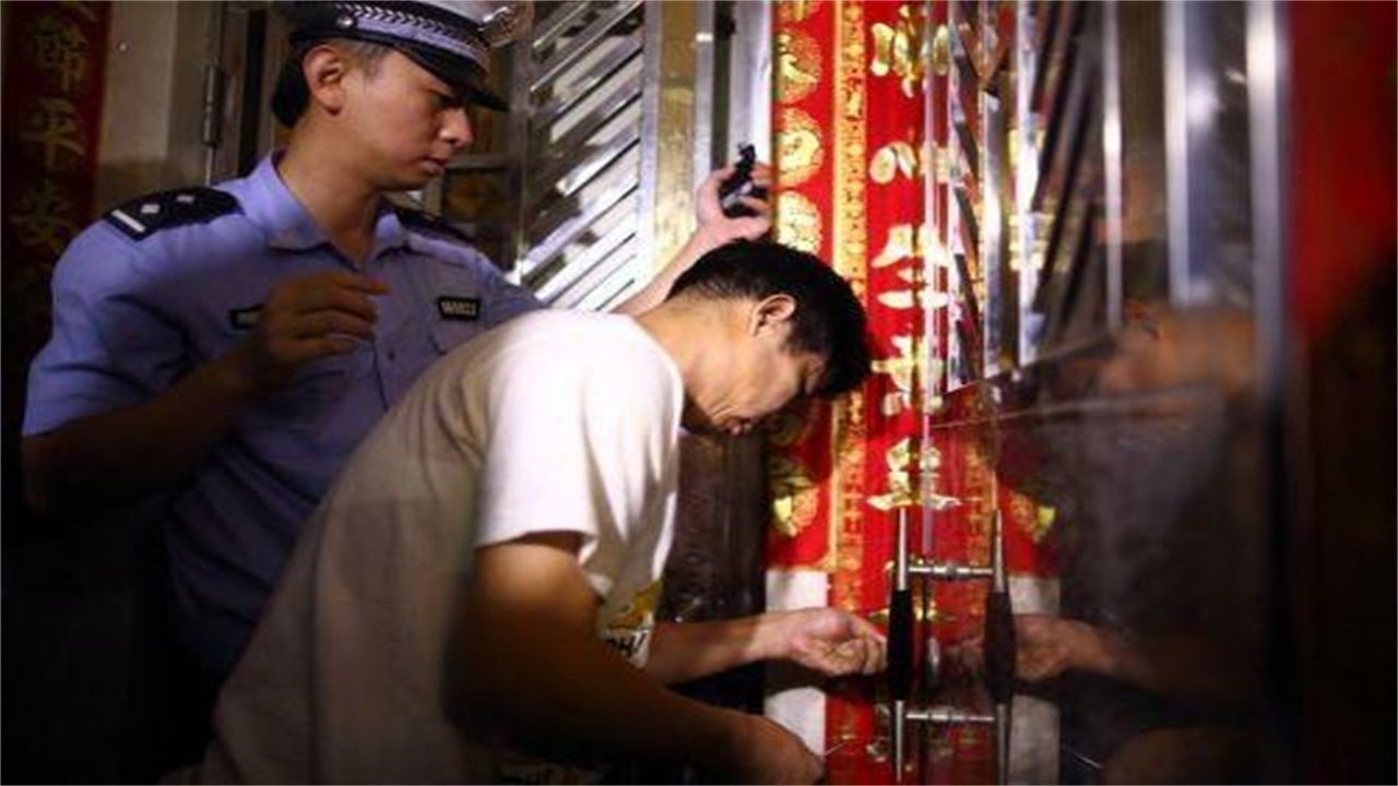 佳木斯请开锁师傅开了锁后，师傅